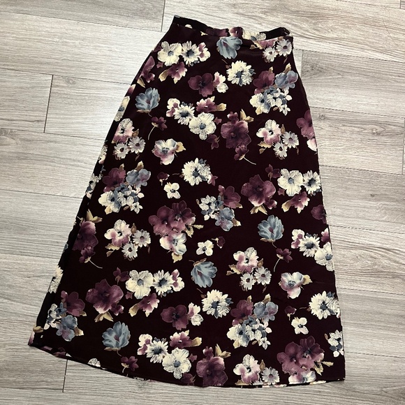 Floral cottage core maxi skirt - Picture 1 of 6